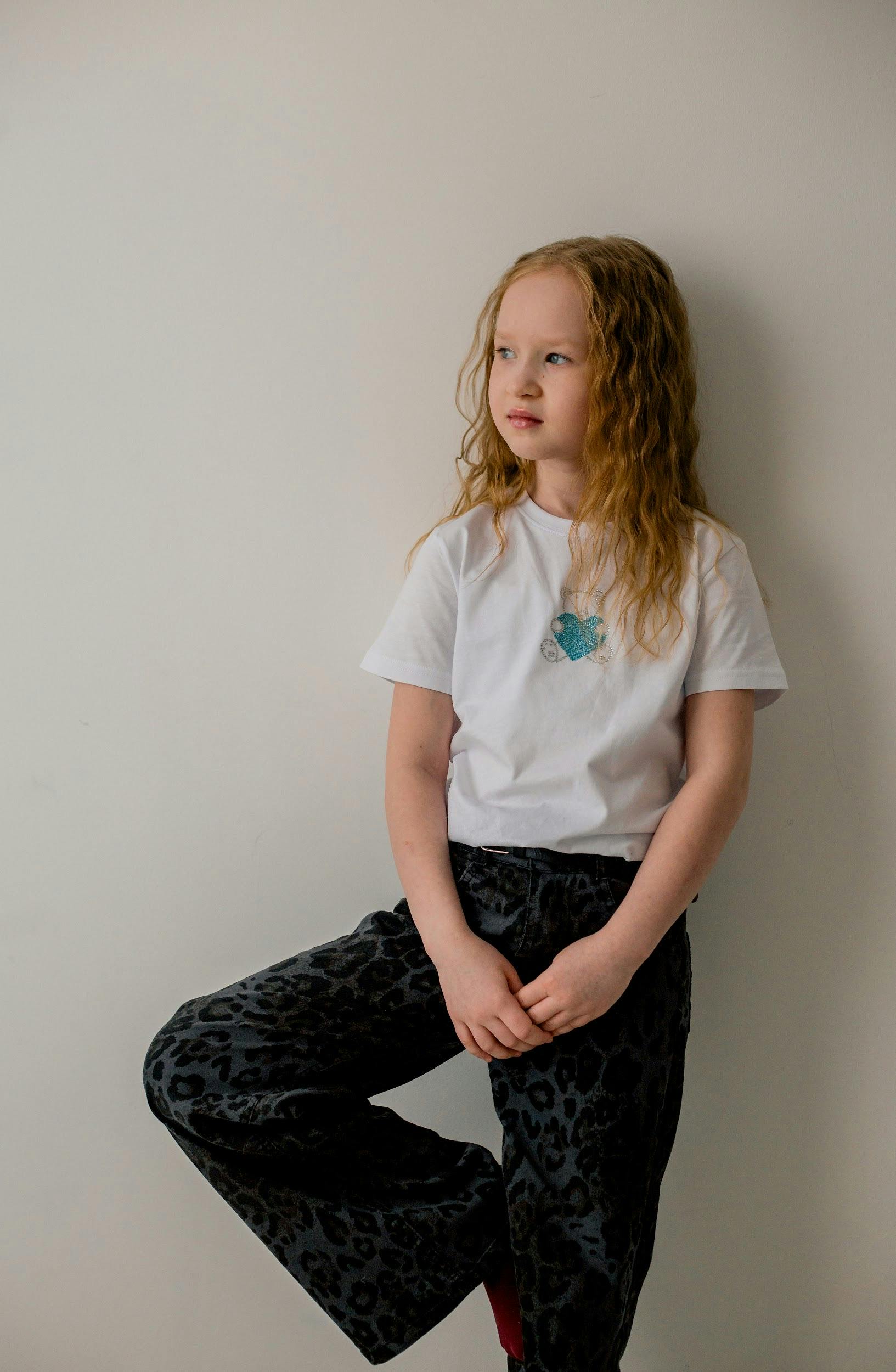 糖心vlog 主视觉：夜晚奶油色散步的vlog封面